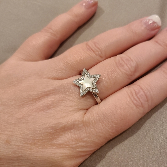Mother of pearl sterling silver star ring - Picture 3 of 7